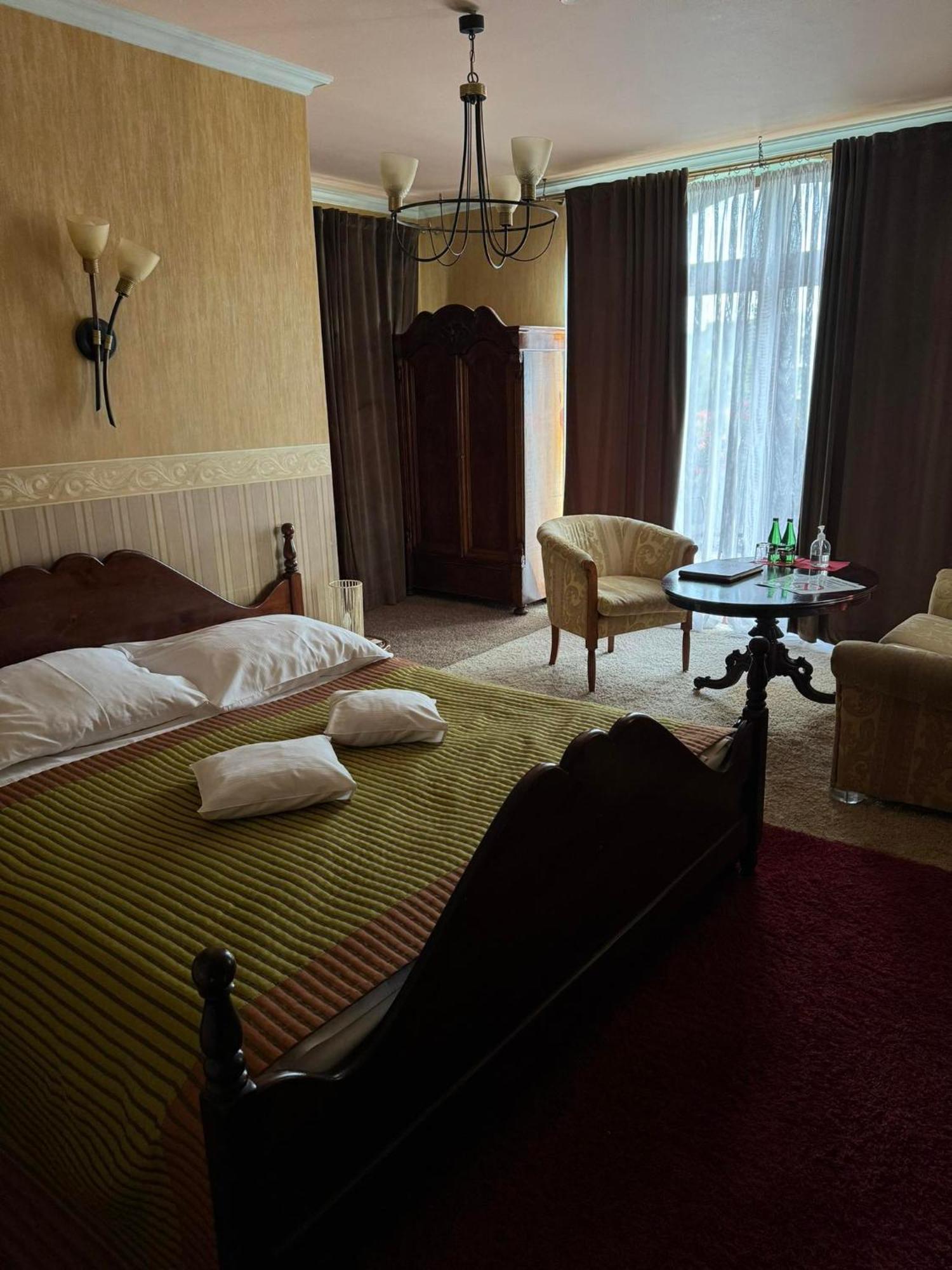 Hotel Palacyk Konin Eksteriør billede