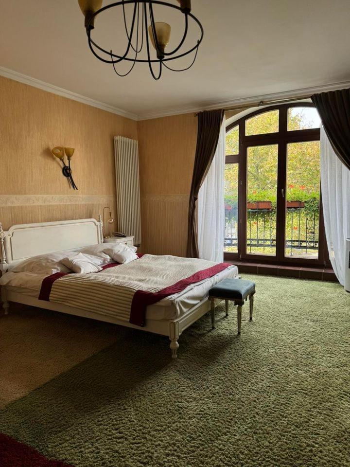 Hotel Palacyk Konin Eksteriør billede