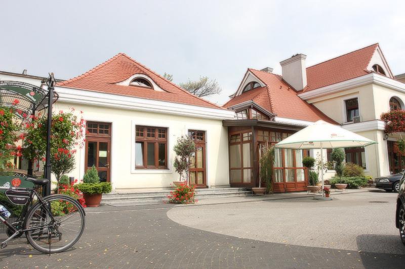Hotel Palacyk Konin Eksteriør billede